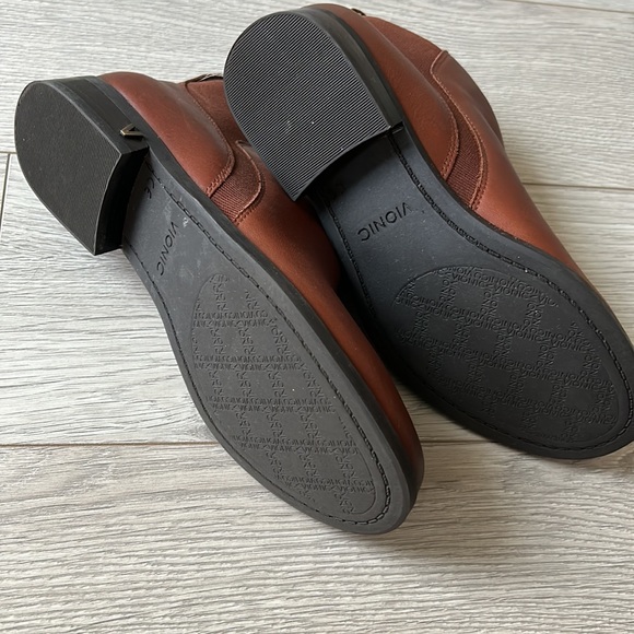 Vionic leather ankle boots - Picture 2 of 4